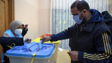 صورة مفوضية الانتخابات الليبية تستعد للاقتراع.. وخبراء يشككون