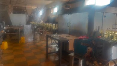 صورة مديرية تموين الشرقية والتجارة الداخلية:ضبط مصنع تعبئة زيت طعام بدون ترخيص بالعاشر من رمضان