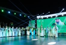 صورة خليجيون يُشاركون السعوديين يومهم الوطني الـ 93 في 15 موقعًا سياحياً وتراثياً بالأحساء